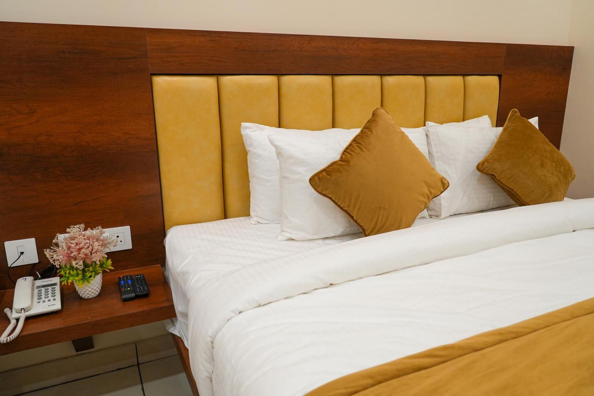 Devanahalli Sri Krishna Inn - Kempegowda Airport Bangalore מראה חיצוני תמונה
