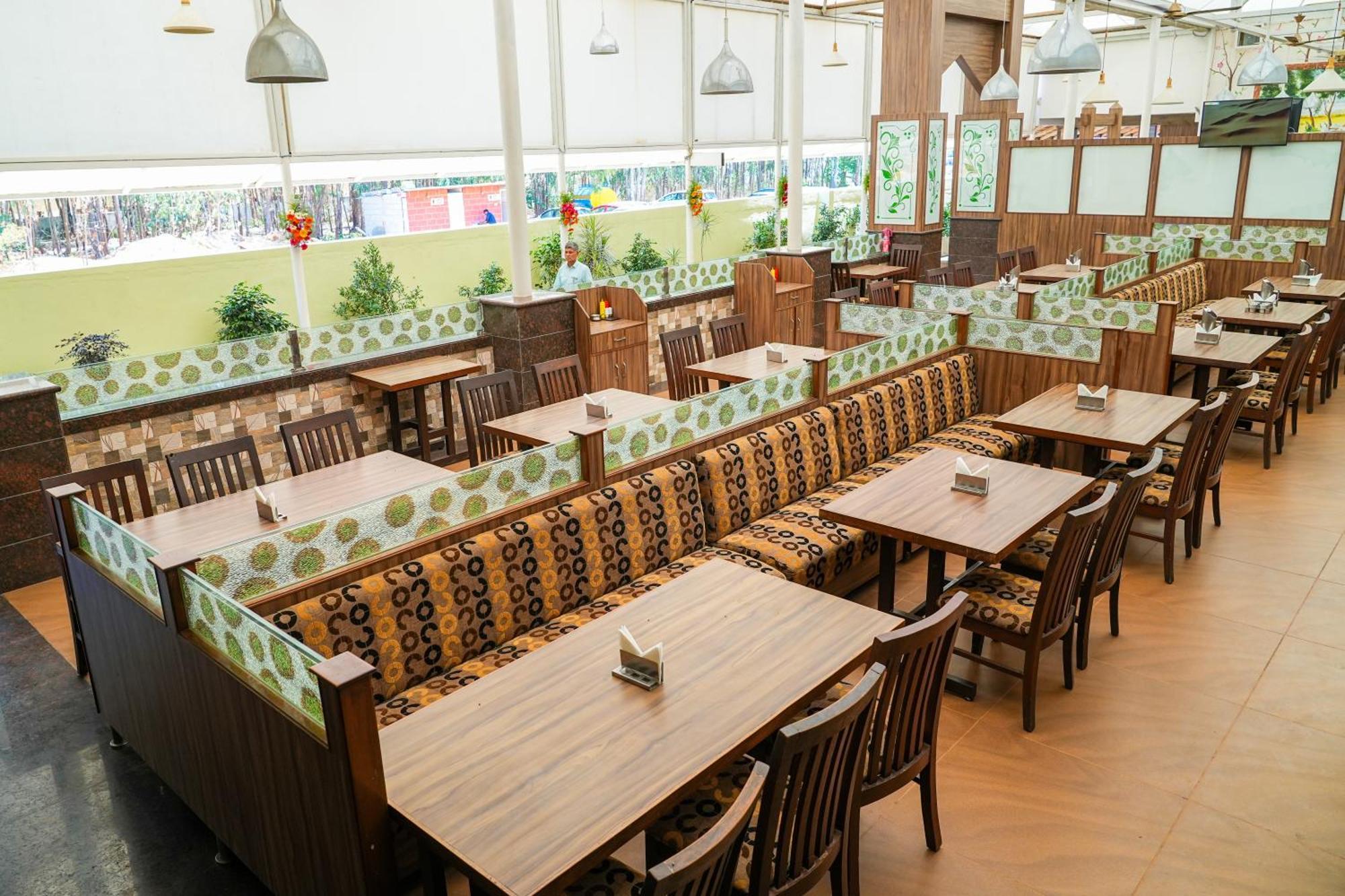 Devanahalli Sri Krishna Inn - Kempegowda Airport Bangalore מראה חיצוני תמונה
