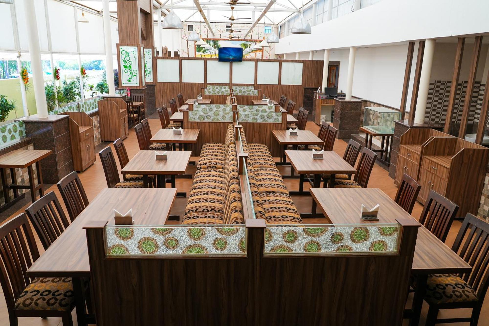 Devanahalli Sri Krishna Inn - Kempegowda Airport Bangalore מראה חיצוני תמונה